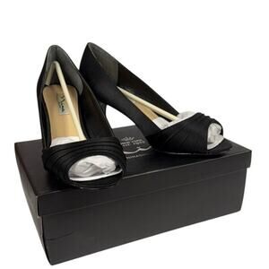 Women's Nina New York Carolyn-LS Black Luster Peep Toe Satin‎ Heels Size 8 1/2W
